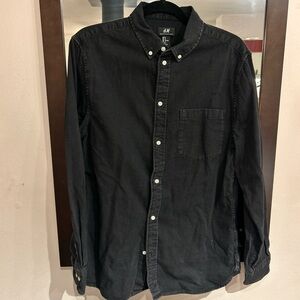 H&M Men's Black Button-Down Shirt